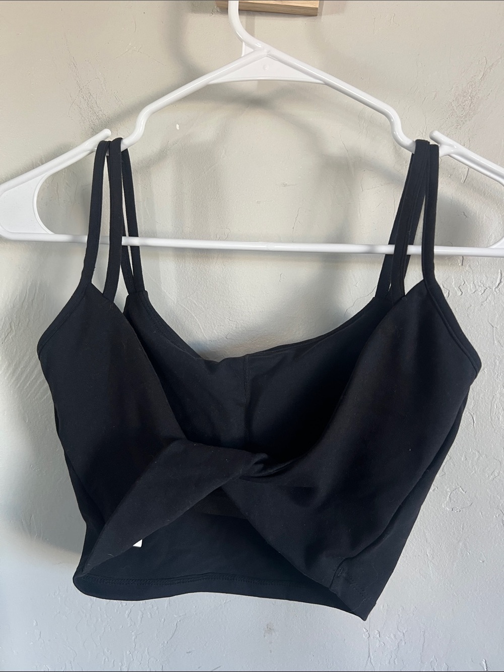 Halara Black Double-Strap twisted back Women's sports bra. Padding included